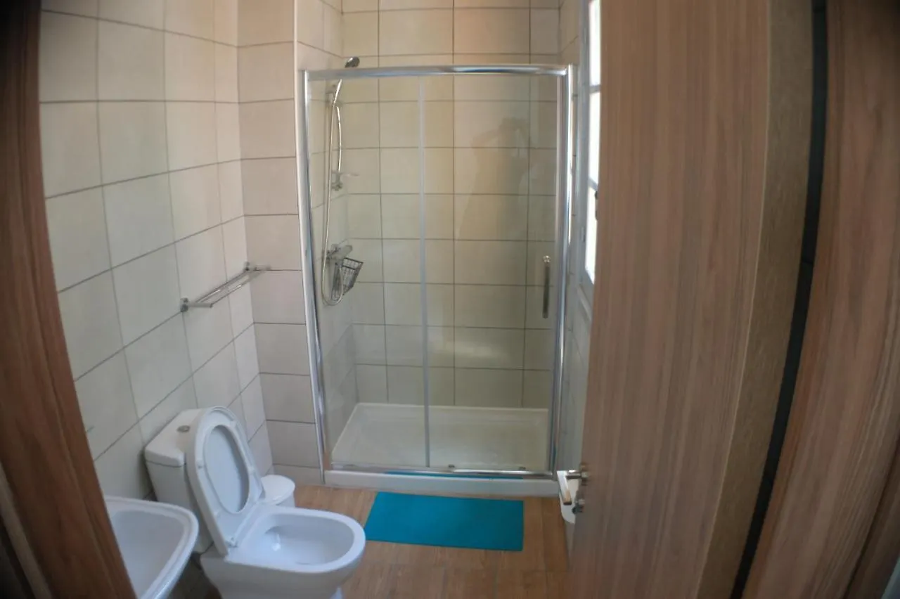 Harrys Inn Guesthouse Lárnaka Vendégház